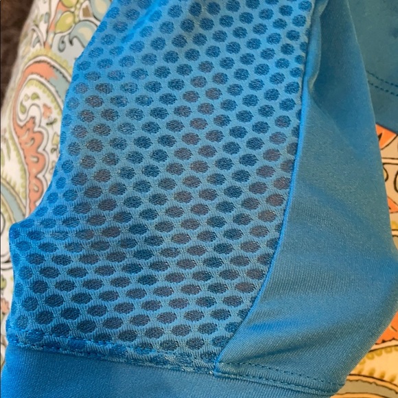 Women’s running top/training top - Picture 3 of 5